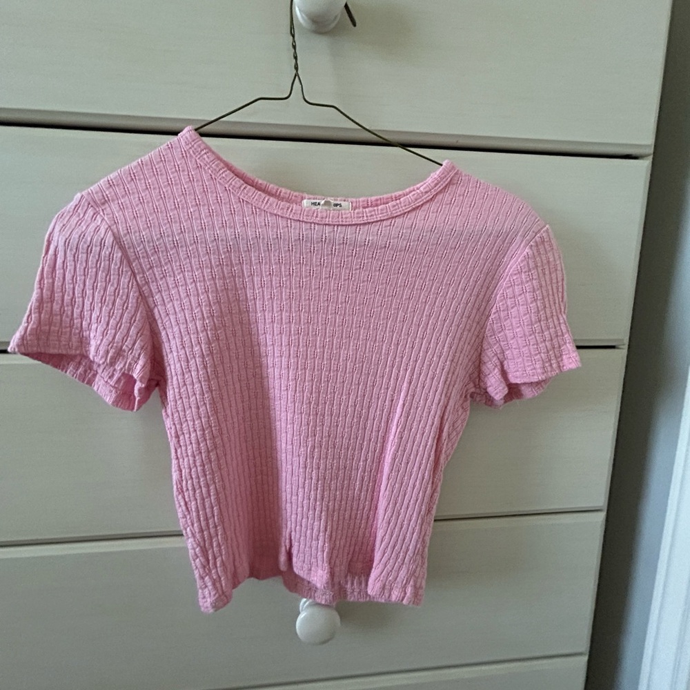 pink top!